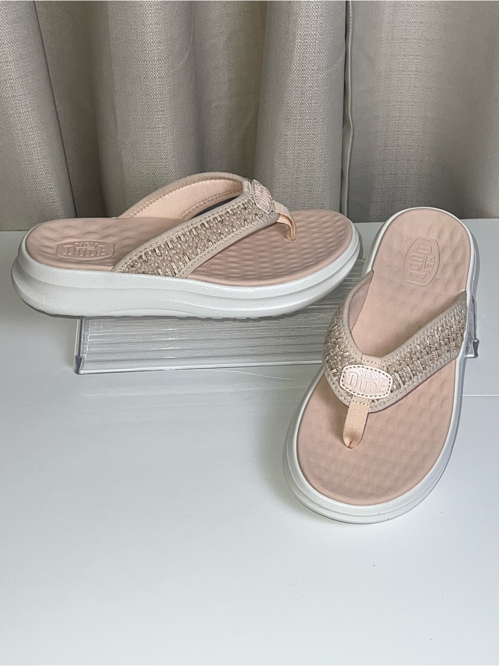NWOB HEY DUDE Tide Flip Flops